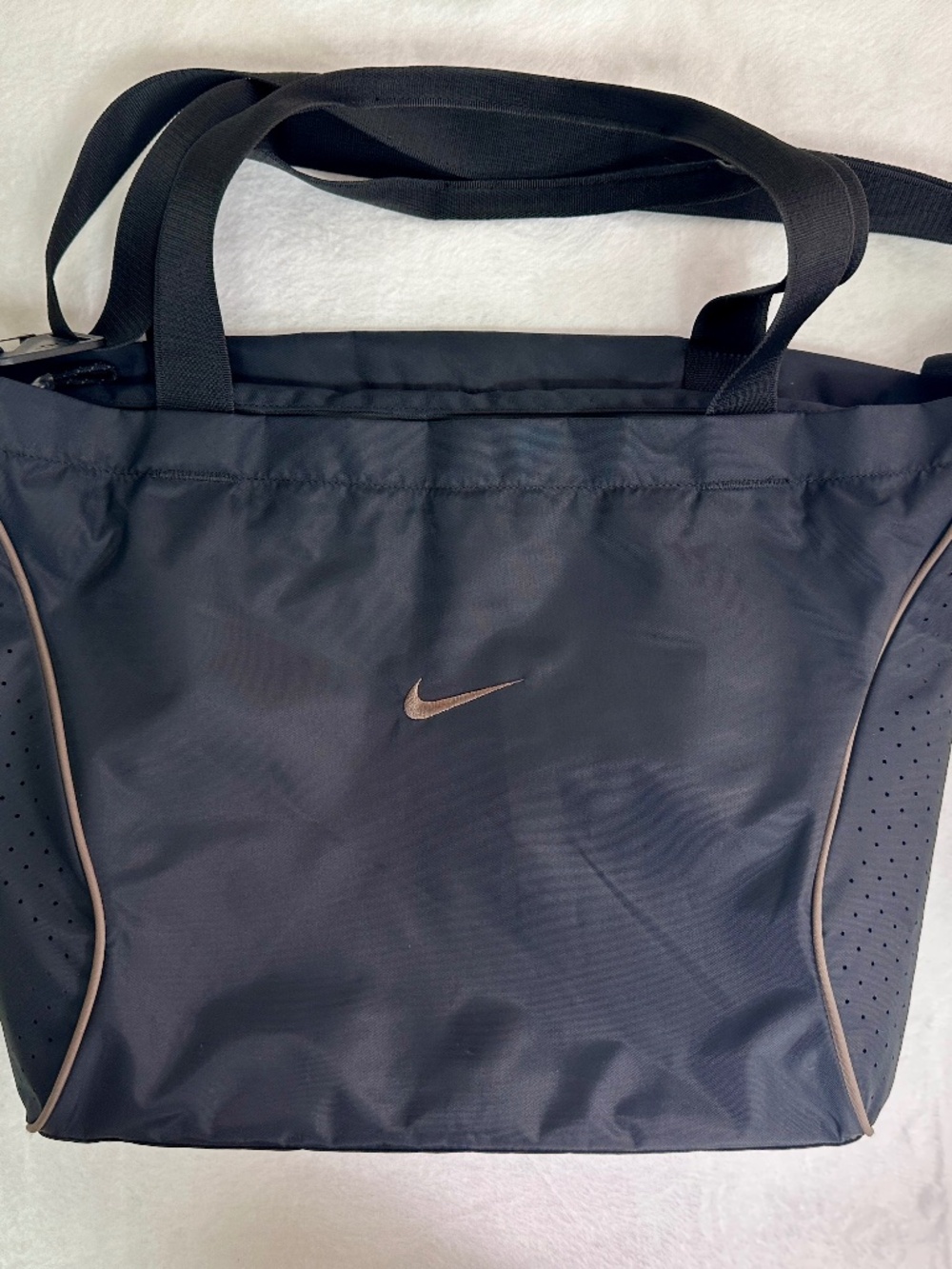 Nike Sportswear Essentials Tote Bag Black Ironstone 26L Laptop Sleeve
